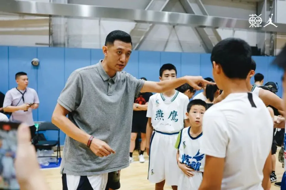 5v5篮球全场跑位训练课程_2